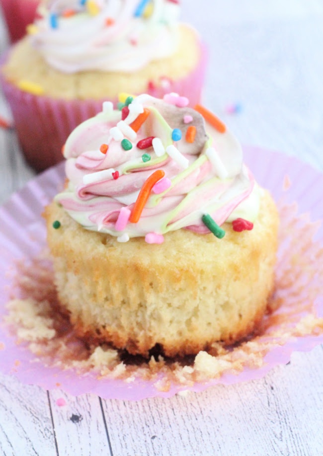 One Bowl Vanilla Cupcakes- Big Green House